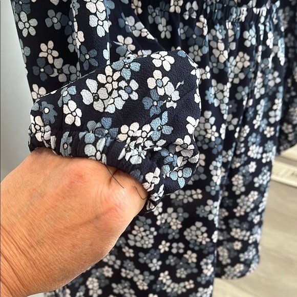 MICHAEL KORS Blue Floral Cold Shoulder Shorts Jumpsuit, Size M - Picture 5 of 14